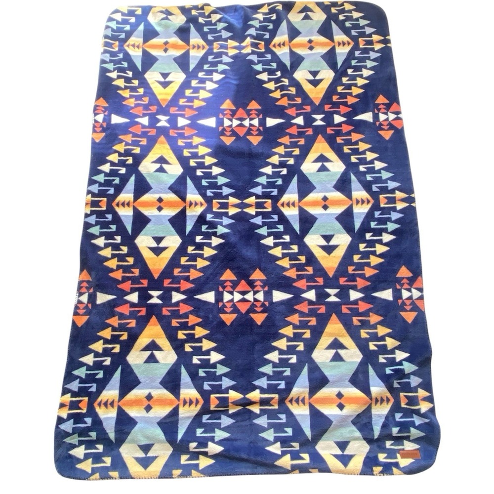 Pendleton Southwestern Fleece Throw Blanket 70x50 Blue Geometric Aztec Pattern